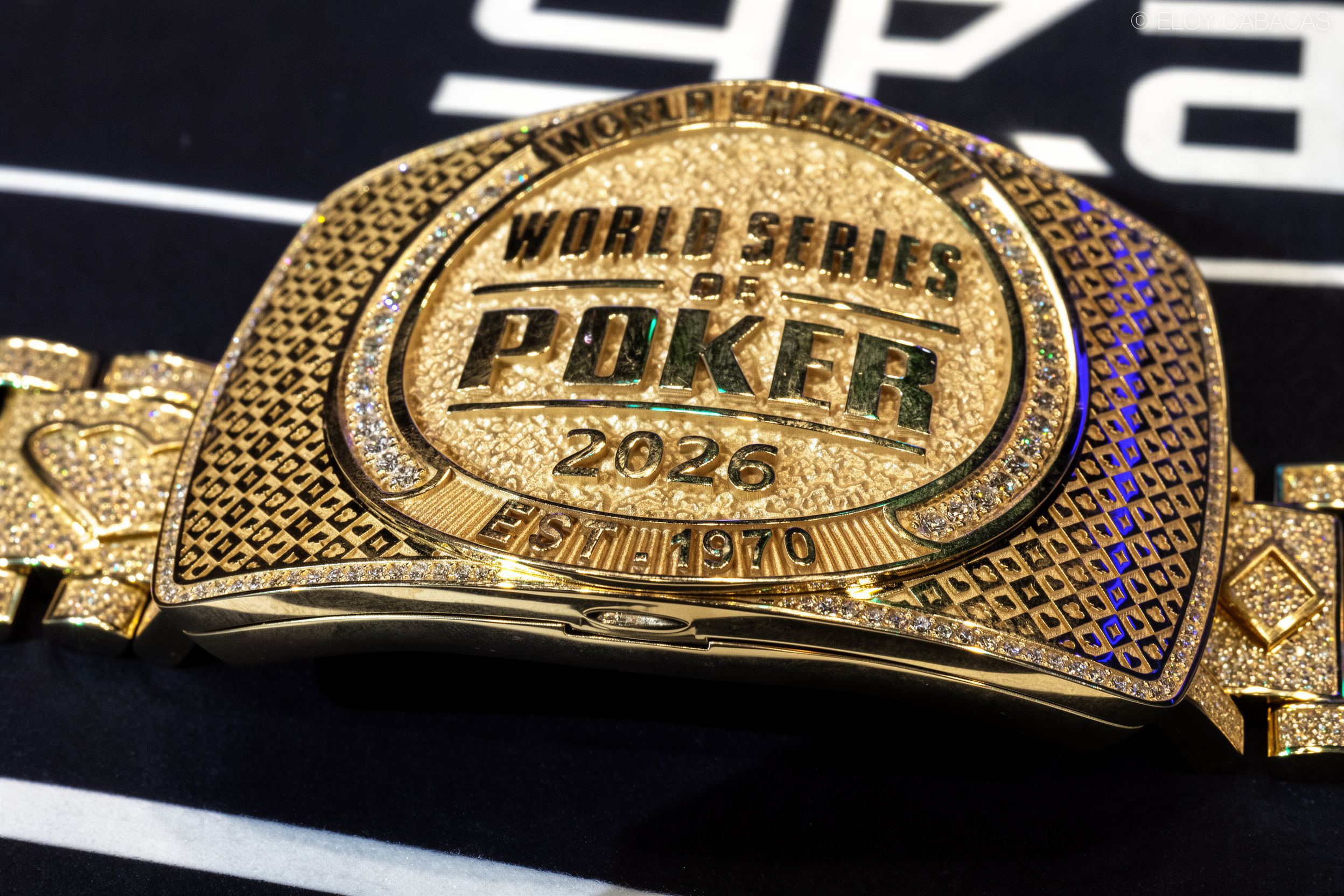 WSOP 主赛事首日淘汰战：六高底牌玩家豪赌全军覆没的心理博弈解析 - 问鼎娱乐官网